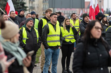 Rolnicy protestowali w Elblągu. „Żywność spoza UE jest nafaszerowana pestycydami”