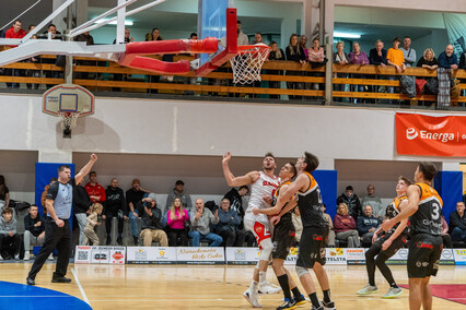 Ze Sklepu wzięli zwycięstwo