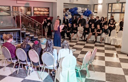 Studniówka Zespołu Szkół Pijarskich. \"To piękny początek nowego etapu\"