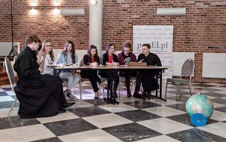 Studniówka Zespołu Szkół Pijarskich. \"To piękny początek nowego etapu\"