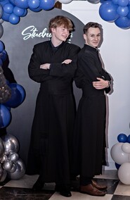 Studniówka Zespołu Szkół Pijarskich. \"To piękny początek nowego etapu\"