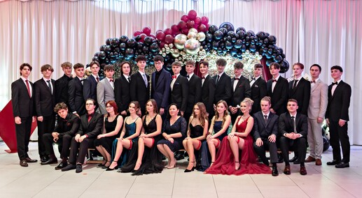 \"Ten wieczór należy do was\". Studniówka II LO