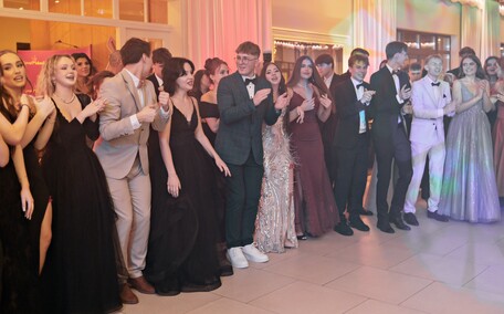 \"Ten wieczór należy do was\". Studniówka II LO