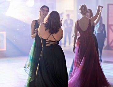 \"Ten wieczór należy do was\". Studniówka II LO