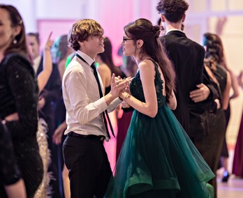 \"Ten wieczór należy do was\". Studniówka II LO