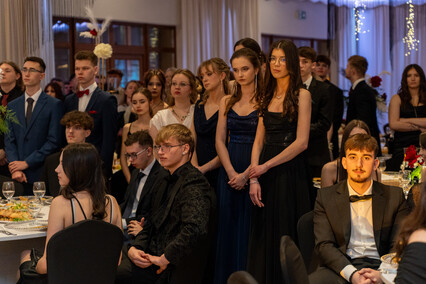 „Ostatnia prosta przed maturą”. Studniówka III LO