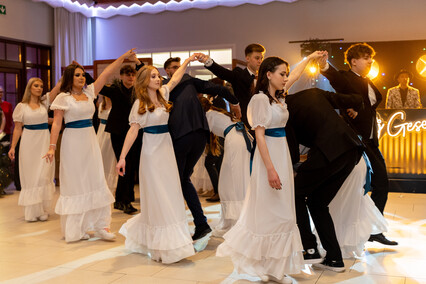 „Ostatnia prosta przed maturą”. Studniówka III LO