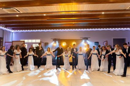 „Ostatnia prosta przed maturą”. Studniówka III LO