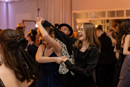 „Ostatnia prosta przed maturą”. Studniówka III LO