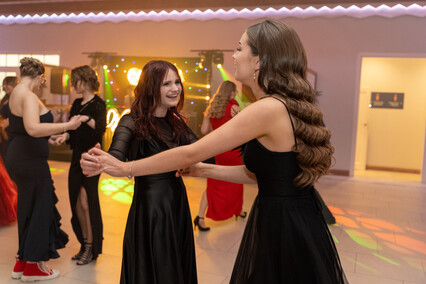 „Ostatnia prosta przed maturą”. Studniówka III LO