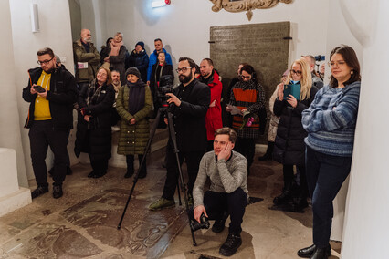 Krużganek przed tęczowym mostem