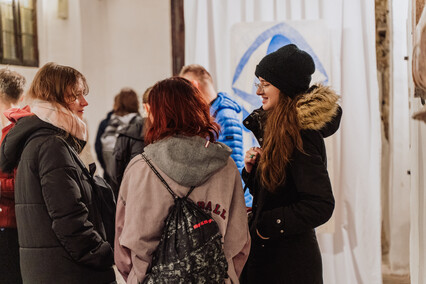 Krużganek przed tęczowym mostem