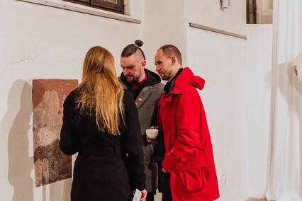 Krużganek przed tęczowym mostem