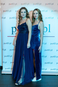 \"Dziś zapomnijmy o nauce, książkach, szkole\". Studniówka ZSISiU