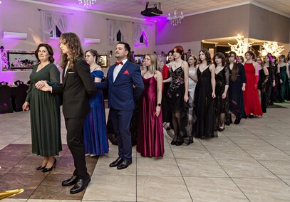 „Droga młodzieży, czas się bawić” - studniówka Liceum Sztuk Plastycznych w Gronowie Górnym