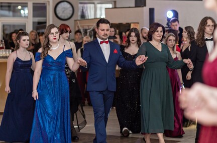 „Droga młodzieży, czas się bawić” - studniówka Liceum Sztuk Plastycznych w Gronowie Górnym