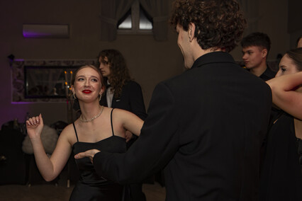 „Droga młodzieży, czas się bawić” - studniówka Liceum Sztuk Plastycznych w Gronowie Górnym