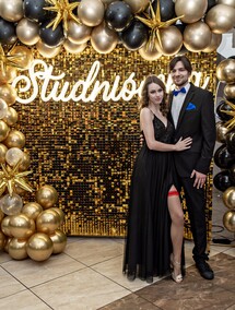 „Droga młodzieży, czas się bawić” - studniówka Liceum Sztuk Plastycznych w Gronowie Górnym