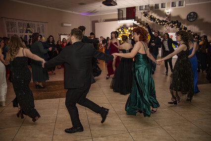 „Droga młodzieży, czas się bawić” - studniówka Liceum Sztuk Plastycznych w Gronowie Górnym