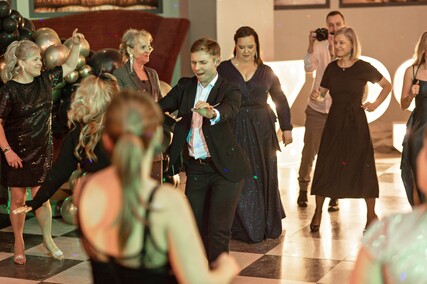 \"Czas jak gdyby się zatrzymał\". Studniówka ZPSM