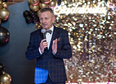 \"Czas jak gdyby się zatrzymał\". Studniówka ZPSM