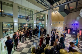 \"Czas jak gdyby się zatrzymał\". Studniówka ZPSM