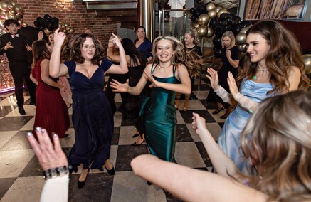 \"Czas jak gdyby się zatrzymał\". Studniówka ZPSM