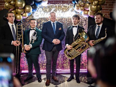 \"Czas jak gdyby się zatrzymał\". Studniówka ZPSM