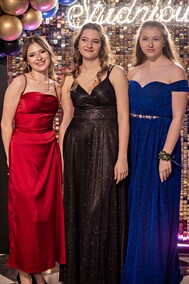 \"Czas jak gdyby się zatrzymał\". Studniówka ZPSM