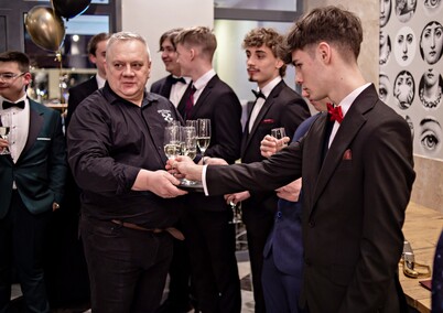 \"Czas jak gdyby się zatrzymał\". Studniówka ZPSM
