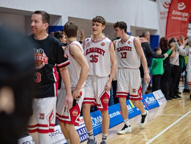 Koszykarze postraszyli lidera