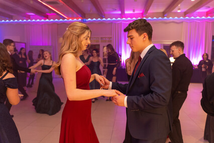 Walentynkowa studniówka Zespołu Szkół Technicznych