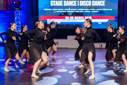 W rytmach disco dance