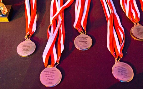 W rytmach disco dance