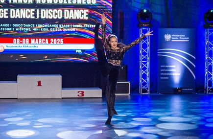 W rytmach disco dance