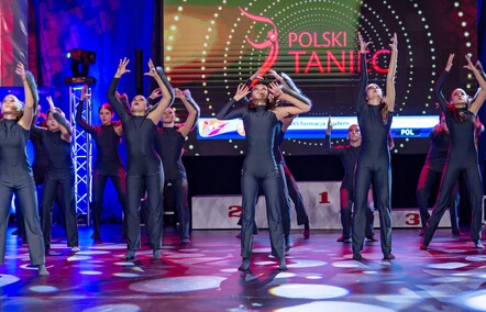 W rytmach disco dance