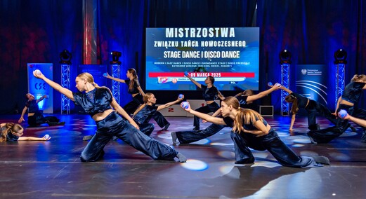 W rytmach disco dance