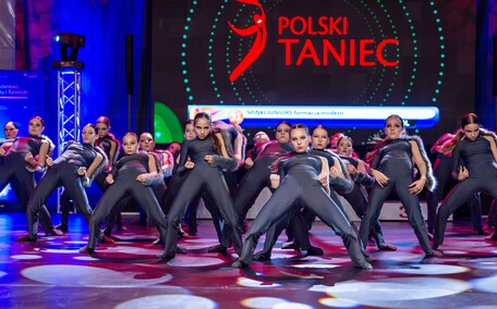 W rytmach disco dance