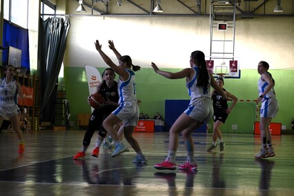 Awans koszykarek do ćwierćfinału mistrzostw Polski