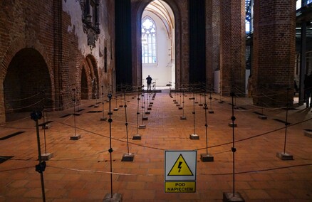 W labiryncie pod napięciem