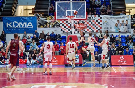 Elbasket traci play off
