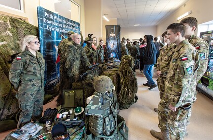 „W regionie potrzeba jeszcze 5 tysięcy żołnierzy”