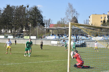 Dwa zwycięstwa w IV lidze
