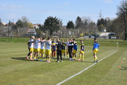 Dwa zwycięstwa w IV lidze