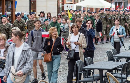 Biel i czerwień na starówce
