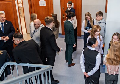 Kasztany kwitną, matury czas zacząć Kasztany kwitną, matury czas zacząć