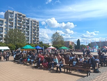 Przynieśli odpady, wyszli z kwiatami
