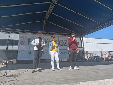 Przynieśli odpady, wyszli z kwiatami