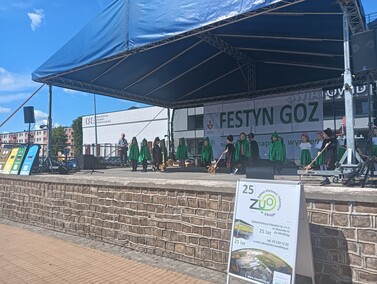 Przynieśli odpady, wyszli z kwiatami