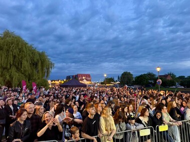 Studenci z kluczami do miasta